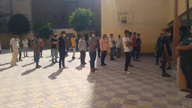 طوابير أمام لجنة جمال عبد الناصر بالموسكى