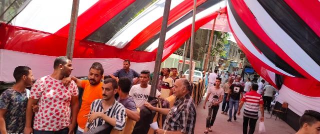 طوابير للشباب امام لجنة الرويعى للمشاركة فى انتخابات الشيوخ