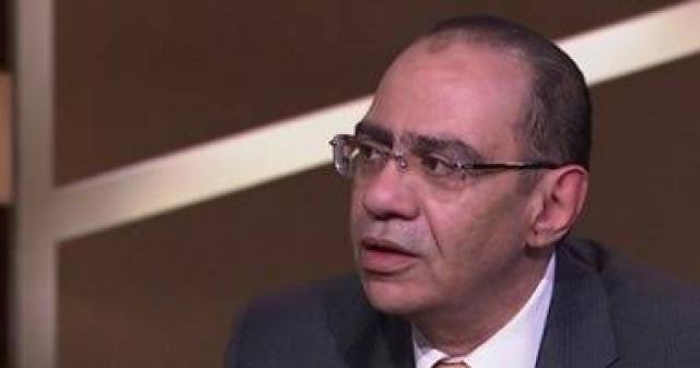 دكتور حسام حسنى