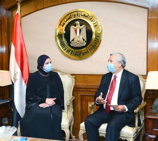 وزيرة التجارة والسفير الاندونيسي