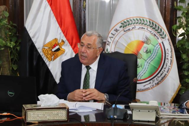 السيد القصير وزير الزراعة
