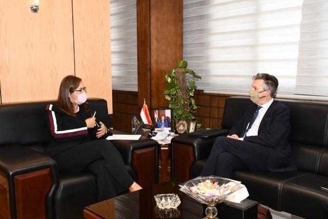 وزيرة التخطيط و التنمية الاقتصادية تستقبل السفير البريطانى بمصر لمناقشة سبل تعزيز التعاون المشترك بين البلدين
