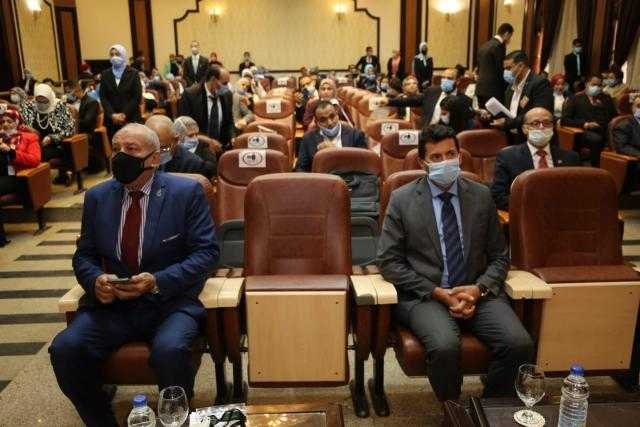وزير الشباب والرياضة يفتتح مؤتمر ”عبور أكتوبر” بمركز التعليم المدني بالجزيرة