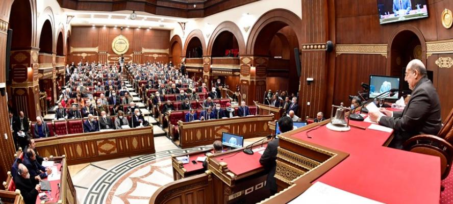 بالصور : جلسة مناقشة قانون العمل بمجلس الشيوخ برئاسة المستشار عبد الوهاب عبد الرزاق --تصوير خالد مشعل